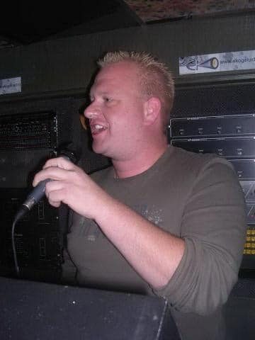 Martijn als DJ bij De Zwaan